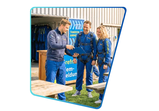 Die ANmeldung bei fallschirmsport Grefrath zu einem Tandemfallschirmsprung